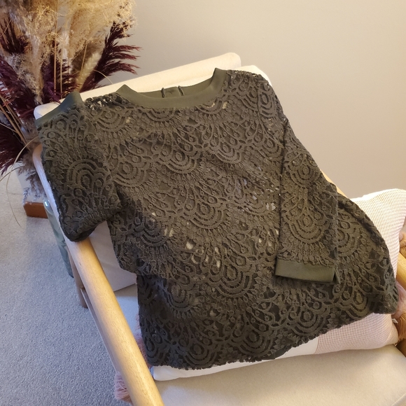 Banana Republic Olive Green Lace top - Picture 2 of 5